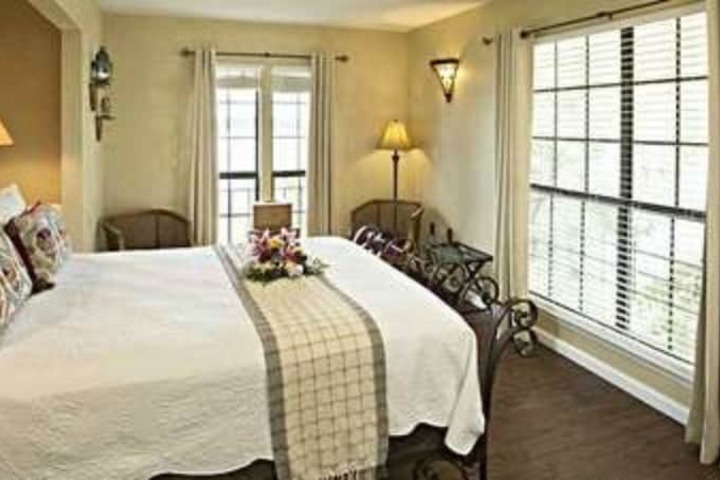 The Lakehouse Bed & Breakfast