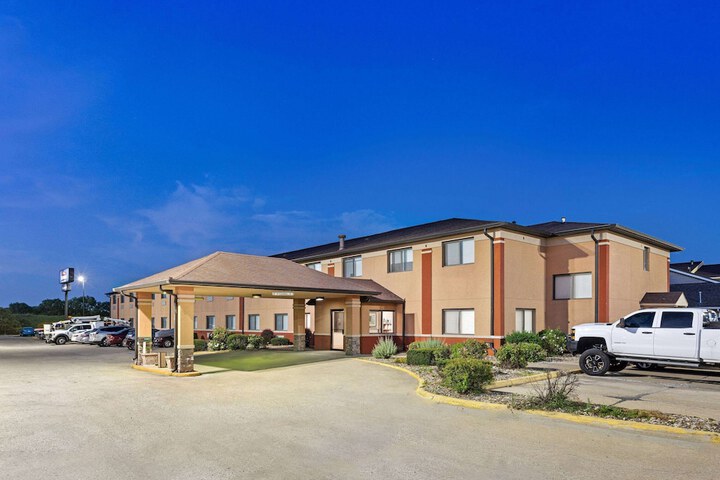 Baymont by Wyndham Waterloo