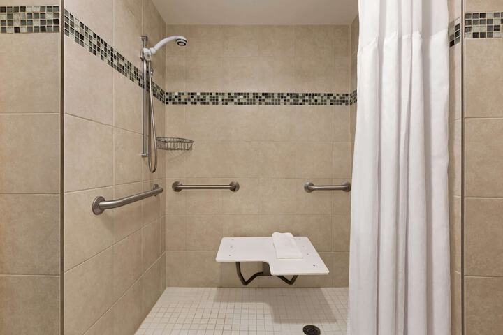 Ramada by Wyndham Suites Orlando Airport