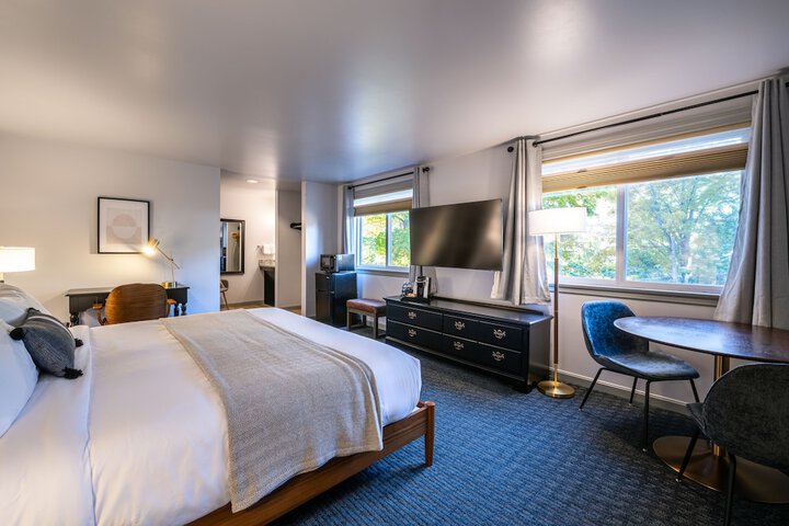 Room 34 of 49