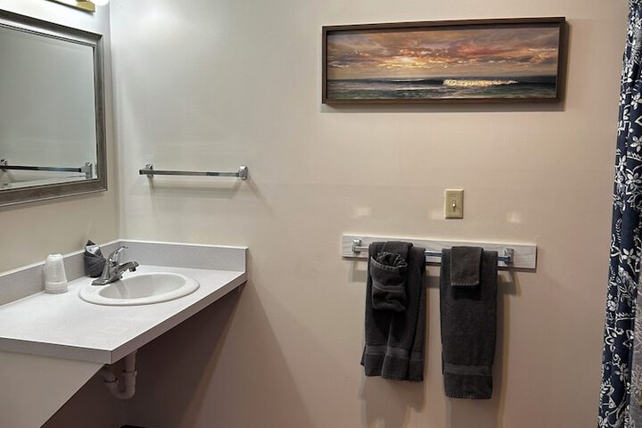 Lamplighter Cabins & Suites