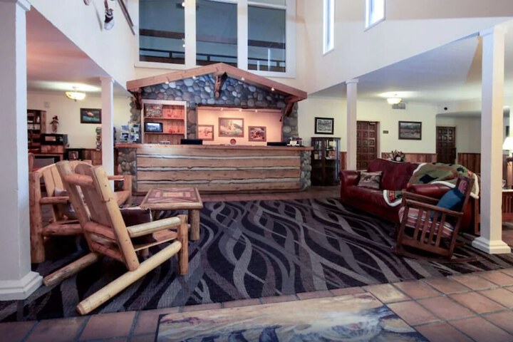 Hotel Interior 6 of 23