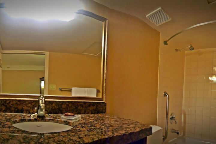 Room 52 of 111