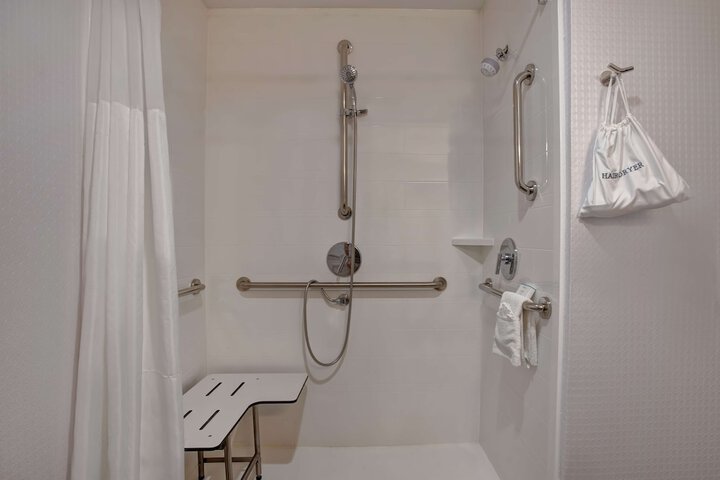Room 15 of 42