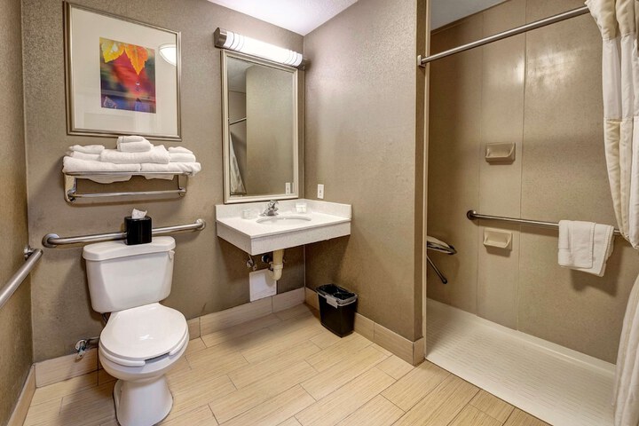Room 8 of 31