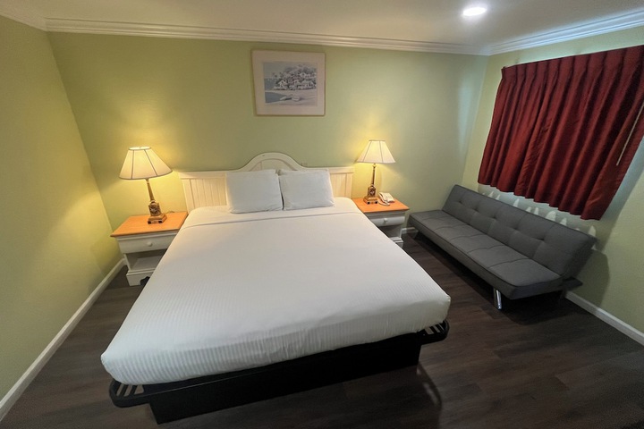 Room 13 of 29