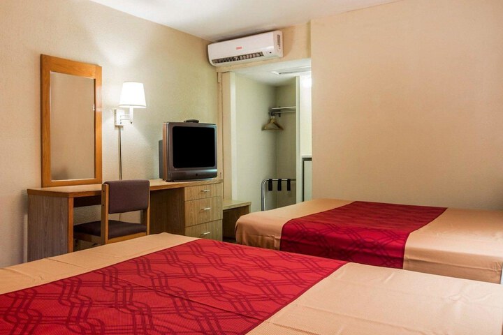 Room 17 of 30