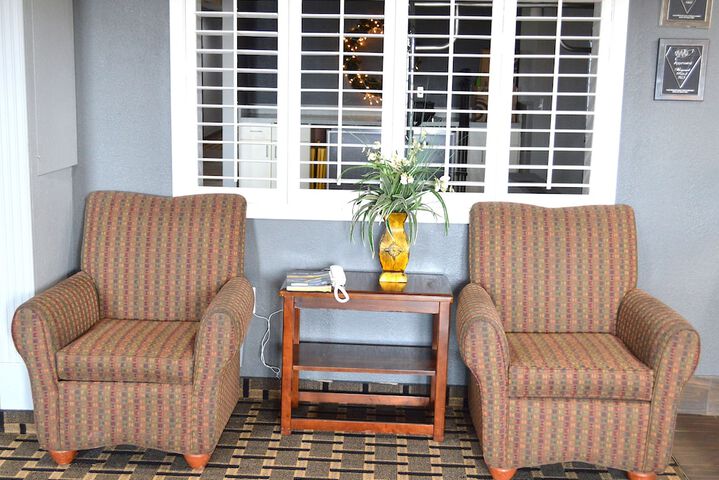 Americas Best Value Inn & Suites St. Cloud