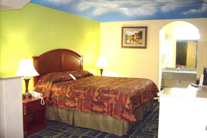 Room 8 of 24