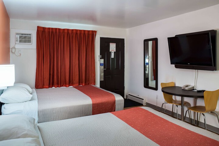 Room 12 of 30