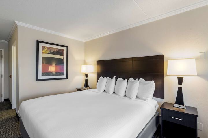 Room 12 of 28