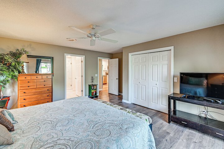 Charming Pinehurst Getaway w / Golf Course View!