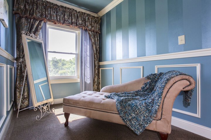 Pillow and Paddock B & B