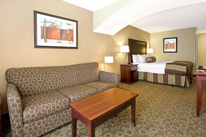 La Quinta Inn & Suites by Wyndham Dickinson