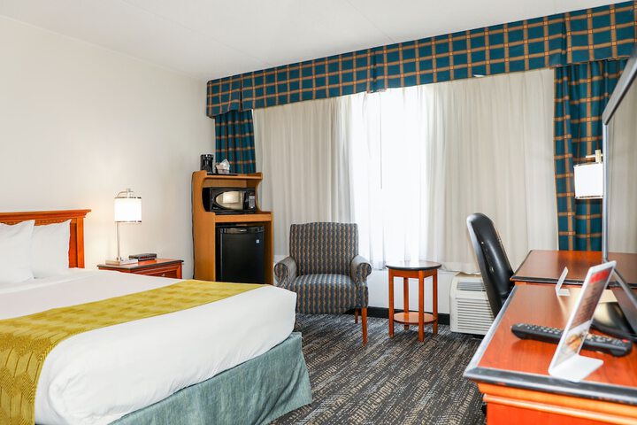 Ramada by Wyndham Cumberland Downtown