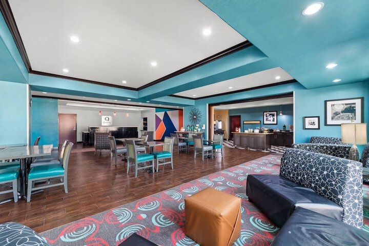 Quality Inn & Suites Pearsall