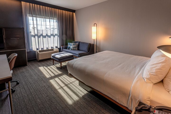 Room 20 of 28
