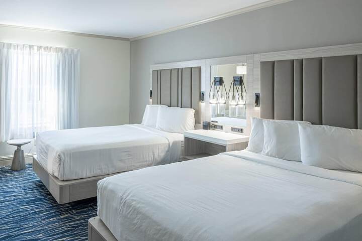 Inn on the Square an Ascend Collection Hotel