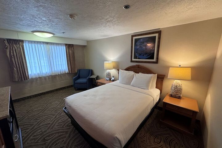 Promenade Inn & Suites Oceanfront