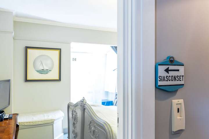 Room 46 of 83