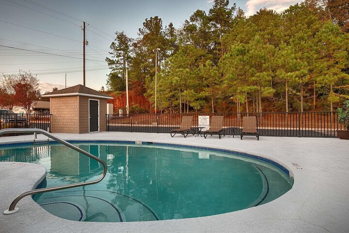 Pool 4 of 20