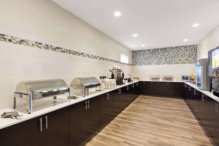 Breakfast/Coffee Service 30 of 33