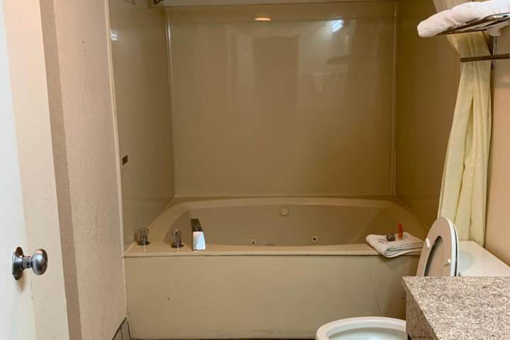 Room 11 of 20