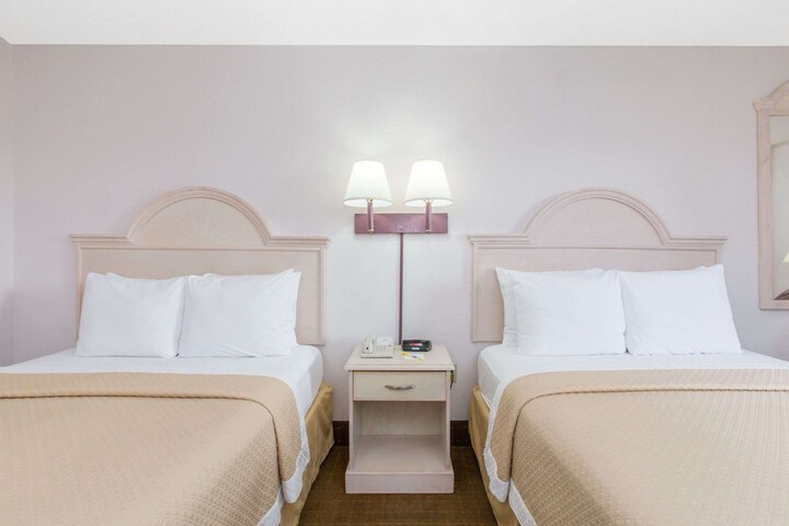 Room 30 of 40