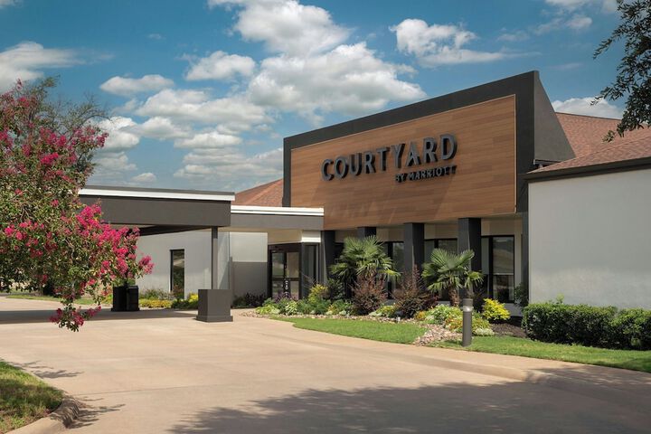 Courtyard by Marriott Dallas-Fort Worth / Bedford