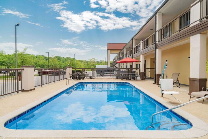 Pool 6 of 37