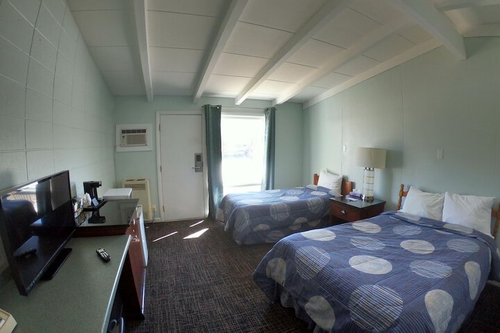 Room 32 of 57