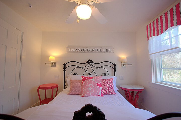Room 21 of 38