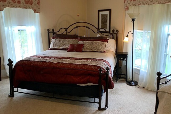 Room 3 of 9