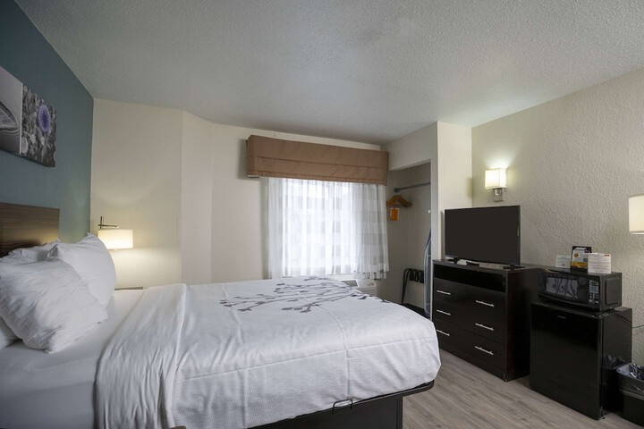 Room 19 of 34