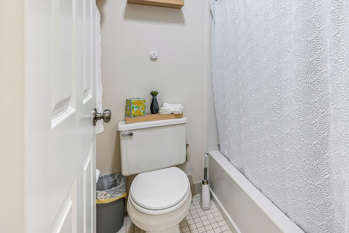 1 Mi to Mohegan Sun: Studio w / Pool Access