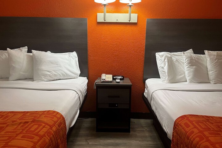 Room 8 of 29