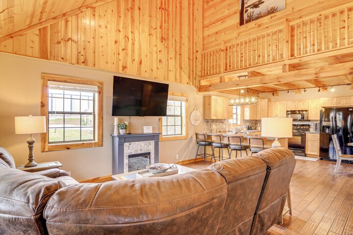 Modern Cabin w / Grill Near Golf & Bass Fishing!