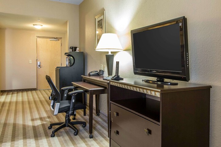 Room 8 of 23