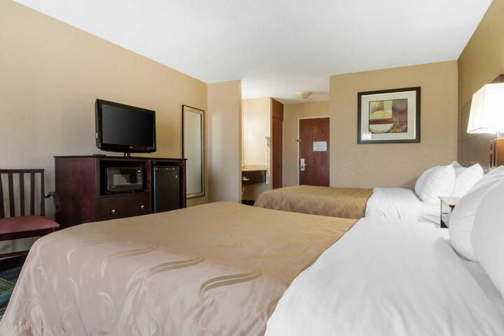 Quality Inn & Suites Arnold