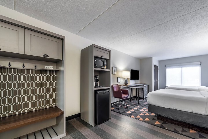 Room 11 of 30