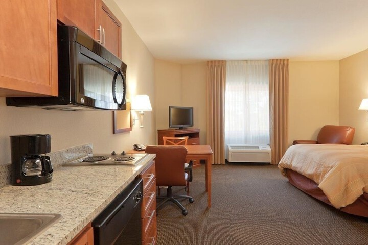 Candlewood Suites Enterprise by IHG