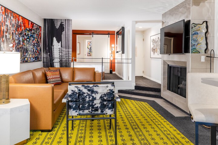 Room 32 of 88