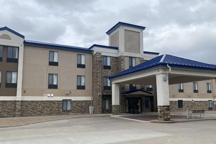 Country Inn & Suites by Radisson Garden City, KS