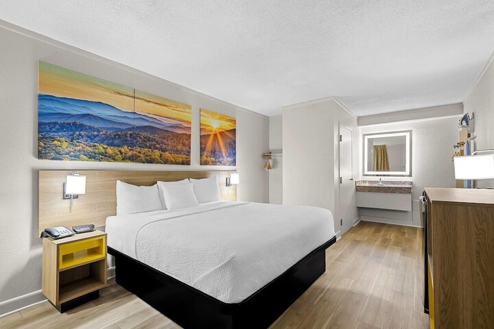 Days Inn by Wyndham Salem