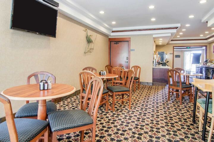 Comfort Inn & Suites Lincoln City