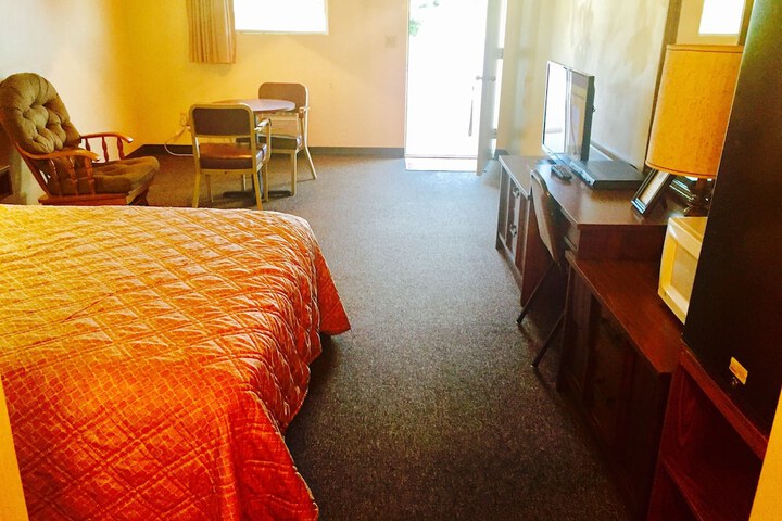 Room 9 of 34