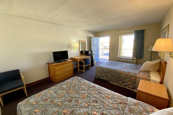 Room 13 of 17