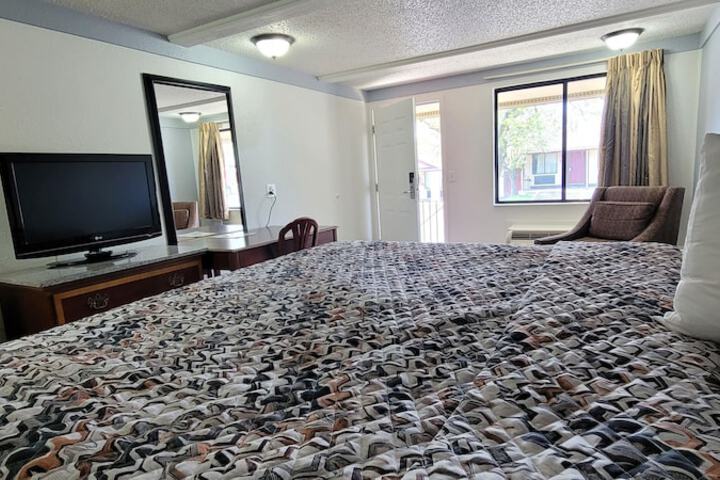 Room 21 of 40