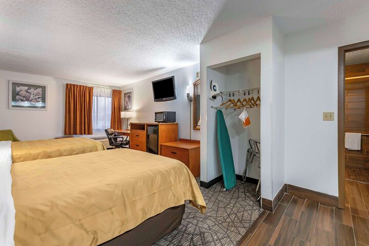 Room 21 of 43