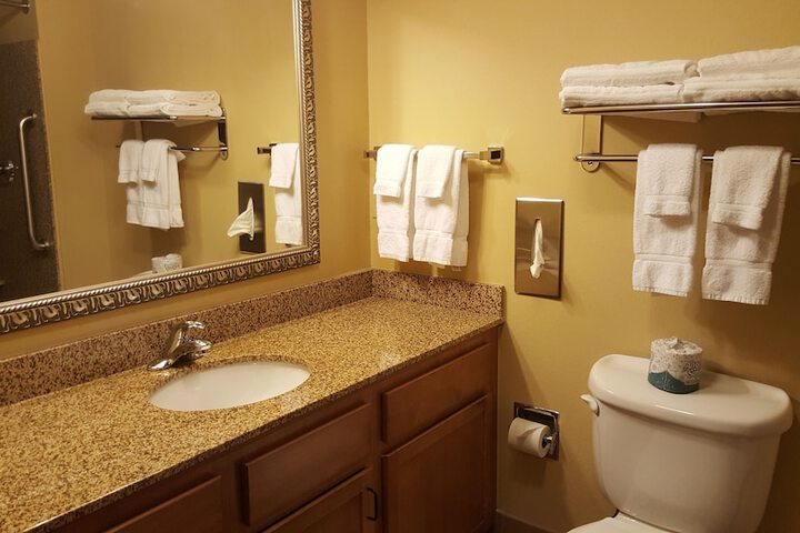 Room 17 of 27